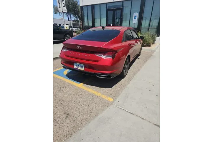 $21114 : Hyundai ELANTRA 2023 SEL 4dr image 1
