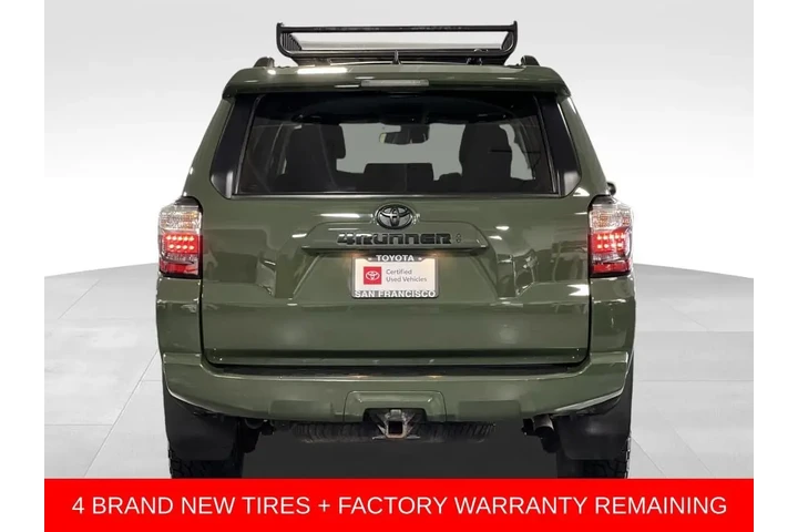 $44688 : Gold Certified2022 4Runner Tr image 4