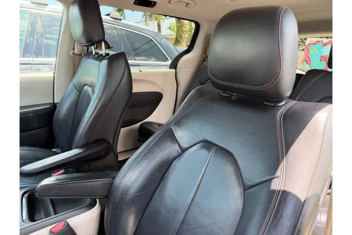 $9400 : 2017 Pacifica Touring Plus image 7