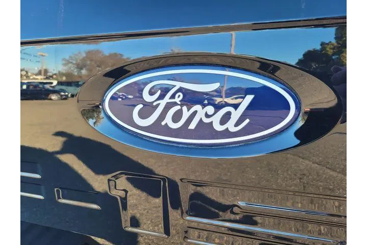 $39133 : Ford F-150 2024 4x4 XL 4dr S image 7