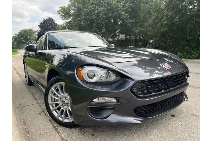 $12995 : 2017 FIAT 124 Spider Classica image 2