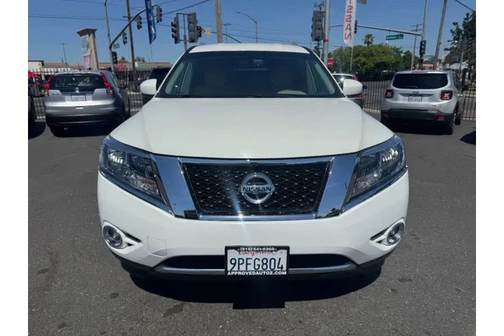 $9998 : 2016 Pathfinder SV image 4