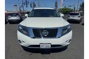 $9998 : 2016 Pathfinder SV thumbnail