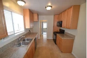 $2300 : Available 3Bed 2Bat in LA thumbnail