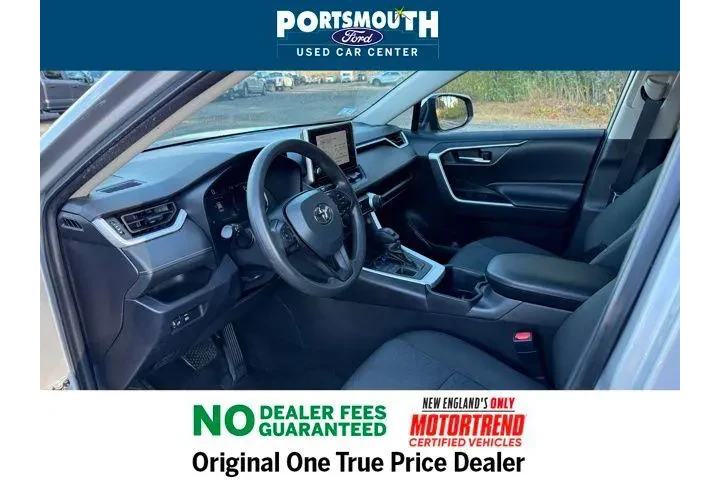 $27995 : Toyota RAV4 2024 AWD XLE 4dr image 4