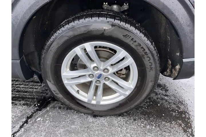 $31994 : Ford Explorer 2023 AWD XLT 4 image 9