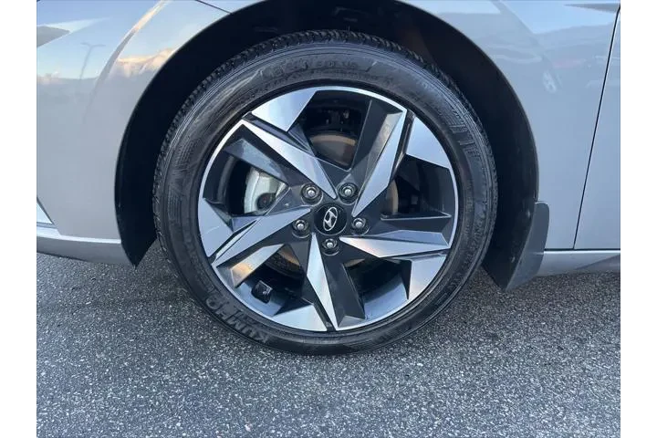 $20641 : Hyundai ELANTRA 2023 image 9