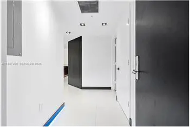 $4500 : Rental property with 2 bedro image 3