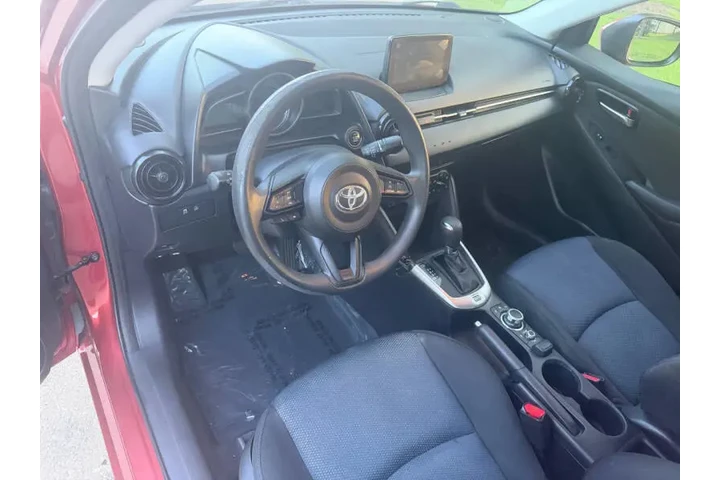 $10997 : 2019 Yaris L image 10