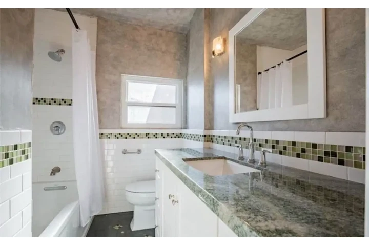 $2000 : 2 Bedroom House in Los Angeles image 10