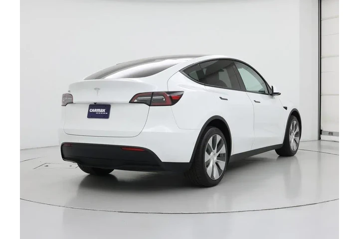 $33998 : Tesla Model Y 2022 AWD Long image 8