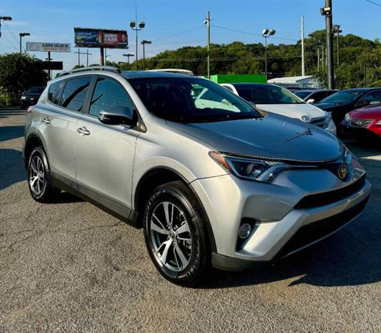 $11900 : 2017 RAV4 XLE image 2