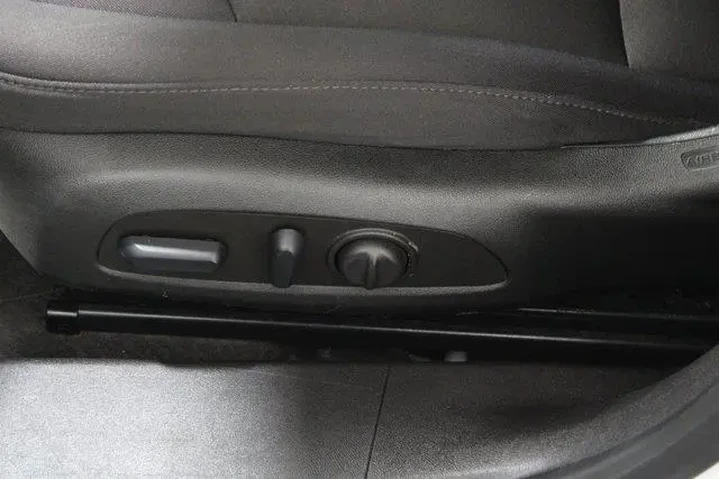 $21988 : Chevrolet Malibu 2024 LT 4dr image 7