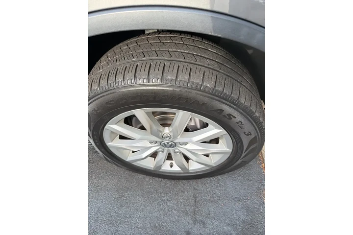 $12513 : Volkswagen Touareg 2016 AWD image 6