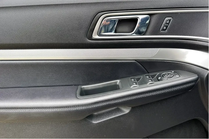 Ford Explorer 2016 AWD XLT 4 image 10
