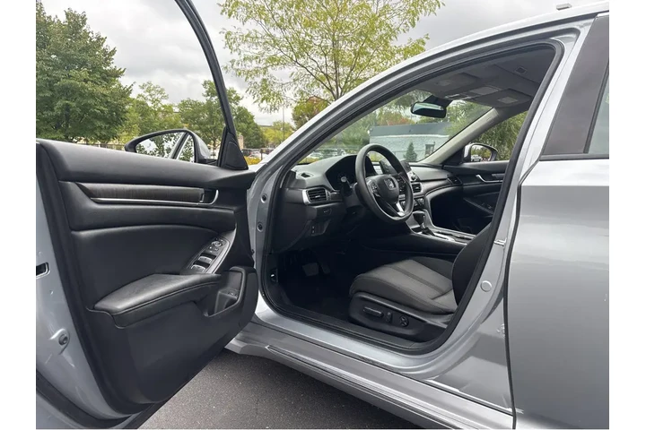 $20000 : 2019 Accord Sedan EX 1.5T image 2