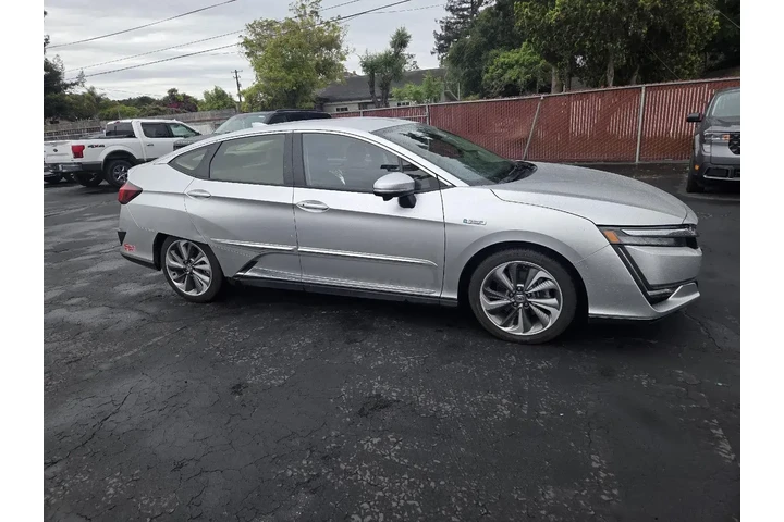 $20950 : Honda Clarity Plug-In Hybrid image 2