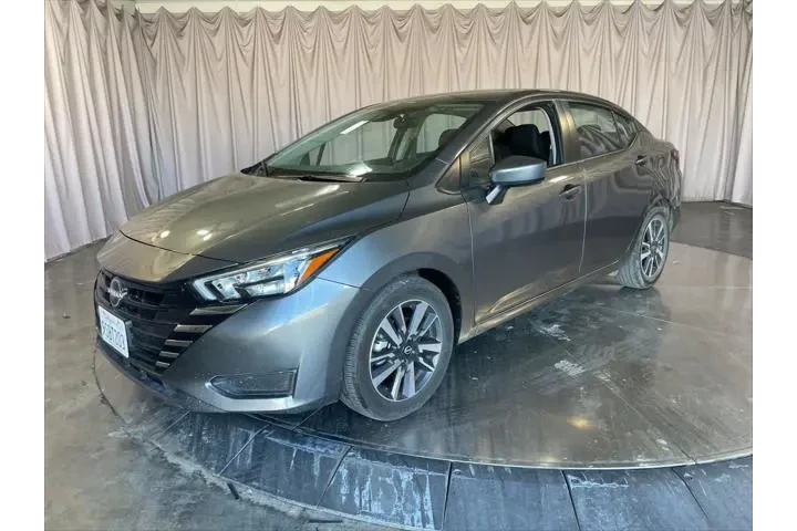 $16899 : Nissan Versa 2025 SV 4dr Sed image 2