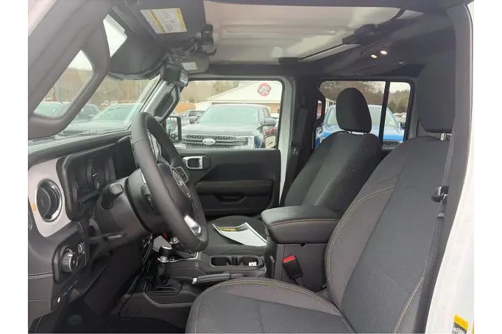 $33995 : Jeep Wrangler 2025 4x4 Sahar image 8