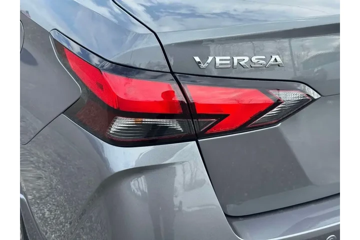 $17625 : Nissan Versa 2025 SV 4dr Sed image 10