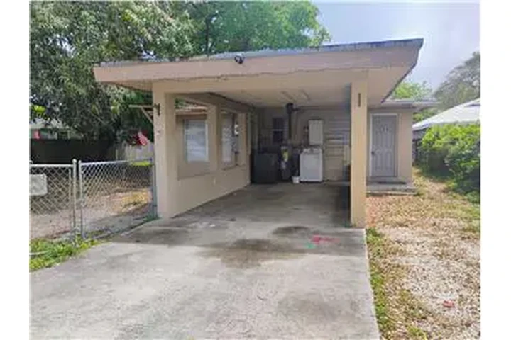 $1975 : Rental property with 2 bedro image 1