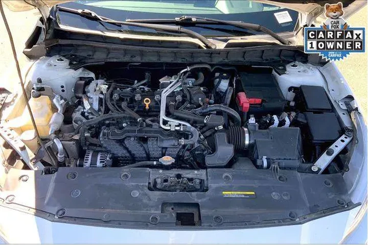 $9985 : Nissan Altima 2021 2.5 SR 4d image 10