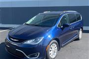 $13995 : 2017 Pacifica Touring-L thumbnail