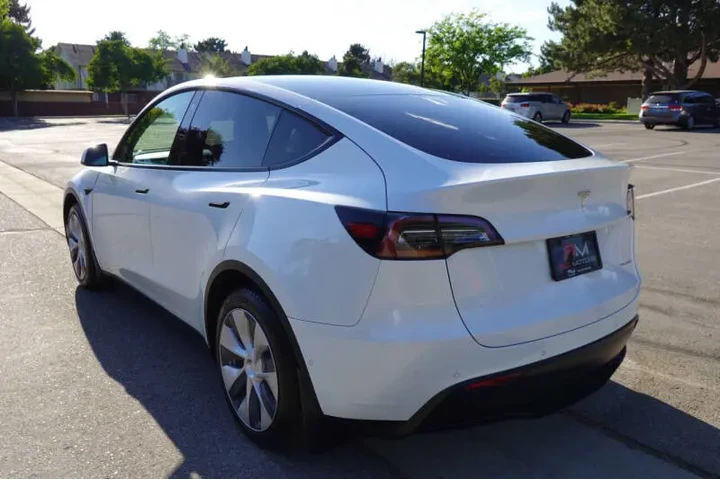 $23979 : 2020 Model Y Long Range image 5
