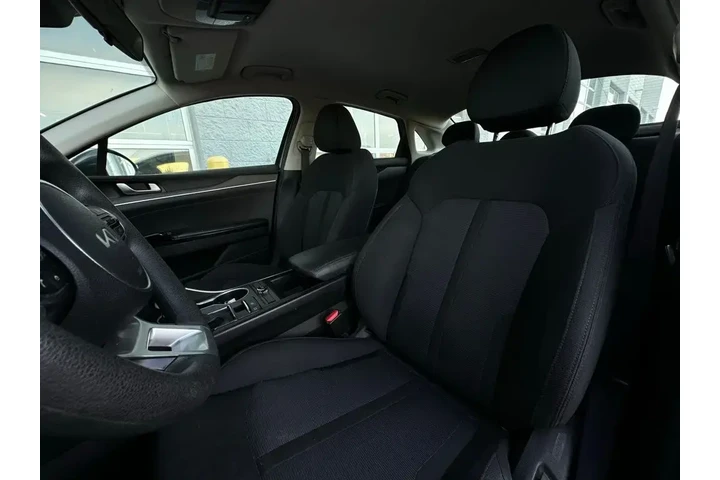 $17995 : Kia K5 2022 LXS 4dr Sedan image 6