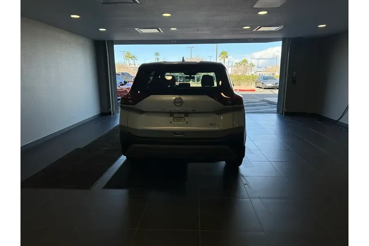 $18984 : Nissan Rogue 2023 SV 4dr Cro image 5