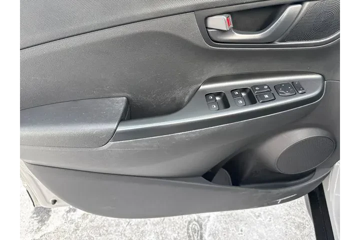 $20687 : Hyundai KONA 2023 AWD SEL 4d image 9