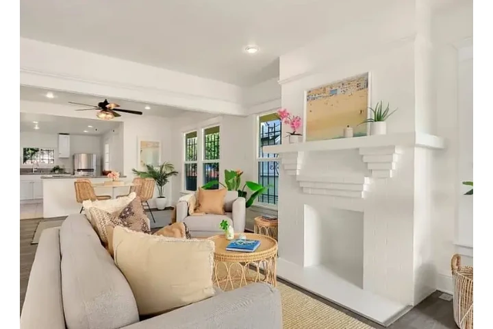 $1498 : 1,008 sq. ft., 2b/2ba home image 1