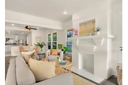 1,008 sq. ft., 2b/2ba home en Los Angeles
