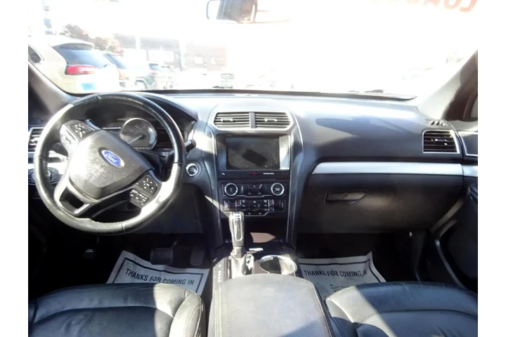 $8900 : 2017 Explorer XLT 4WD image 10