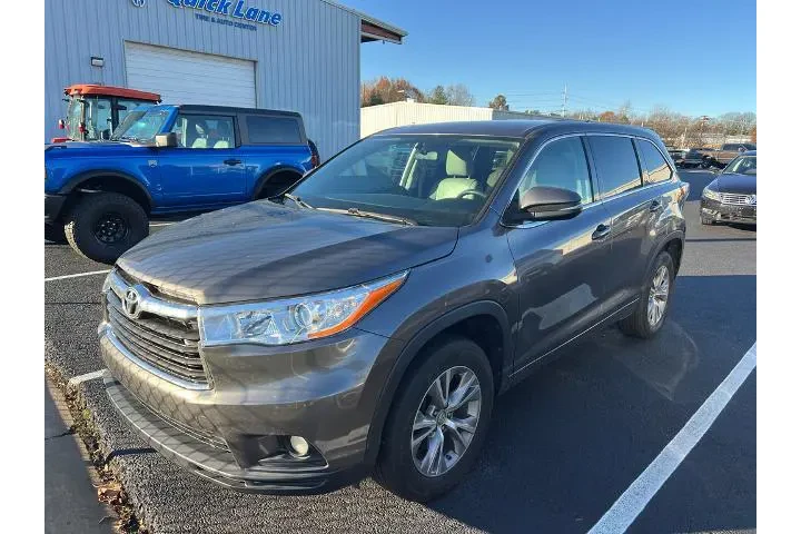 $9850 : Toyota Highlander 2015 LE 4d image 3