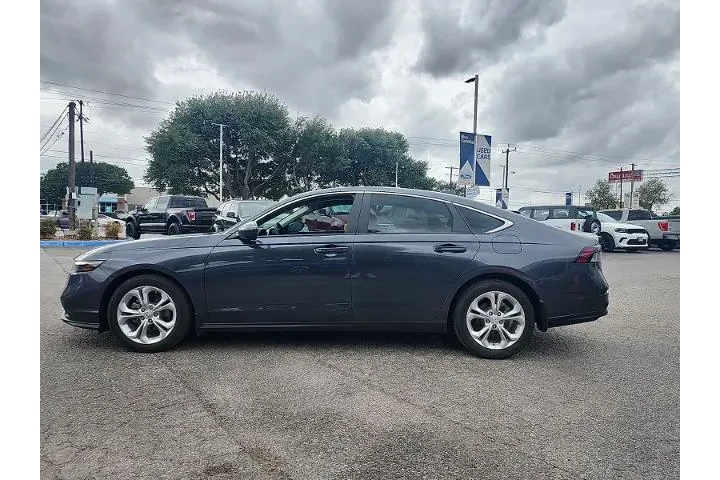 $28395 : Honda Accord 2024 LX 4dr Sed image 4