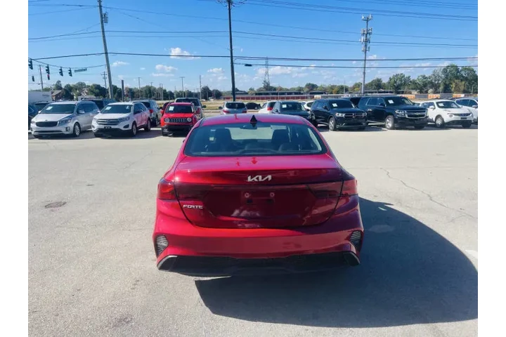 $13850 : 2023 Forte LXS image 6