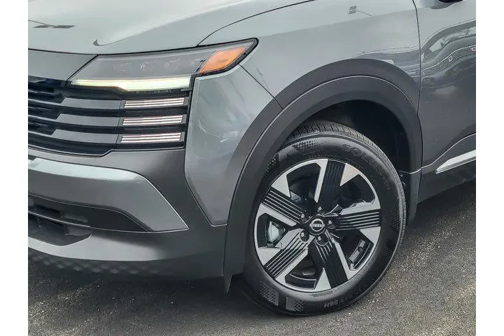 $27879 : Nissan Kicks 2025 AWD SV 4dr image 3