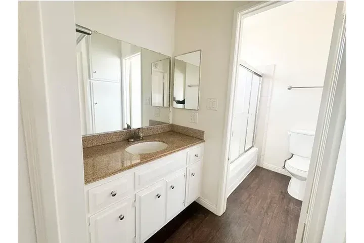 $1100 : Unidad deseable en Buena Park image 6