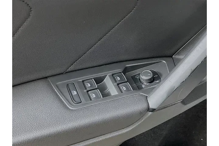 $17975 : Volkswagen Tiguan 2019 AWD S image 9