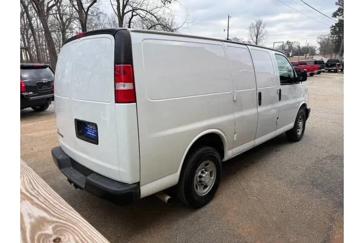 $10999 : 2017 Express 2500 image 5