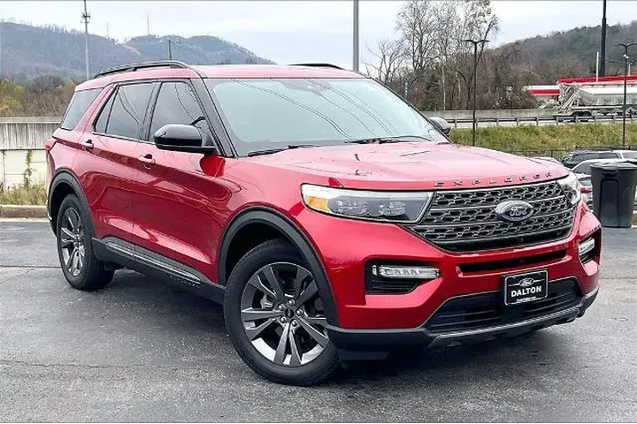 $32991 : Ford Explorer 2024 XLT 4dr S image 2