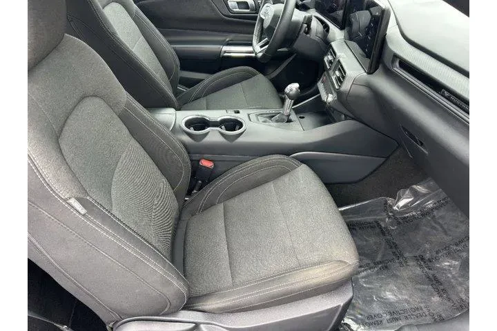 $30998 : Ford Mustang 2025 EcoBoost 2 image 9