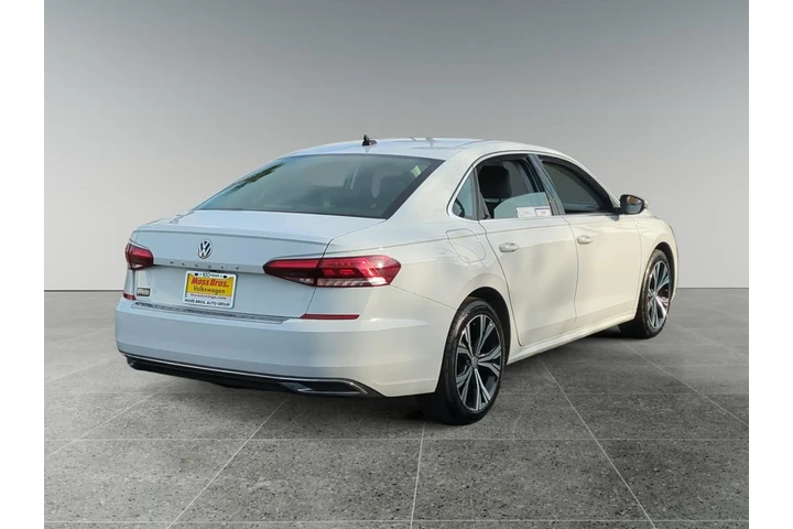 $22951 : Volkswagen Passat 2021 SE 4d image 5