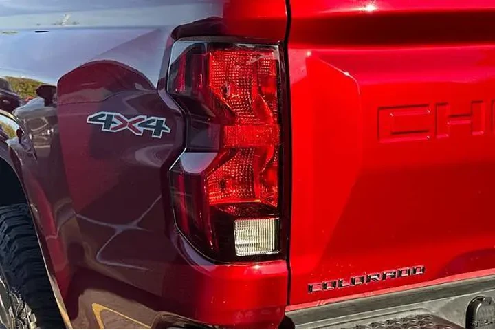 $36995 : Chevrolet Colorado 2025 4x4 image 10