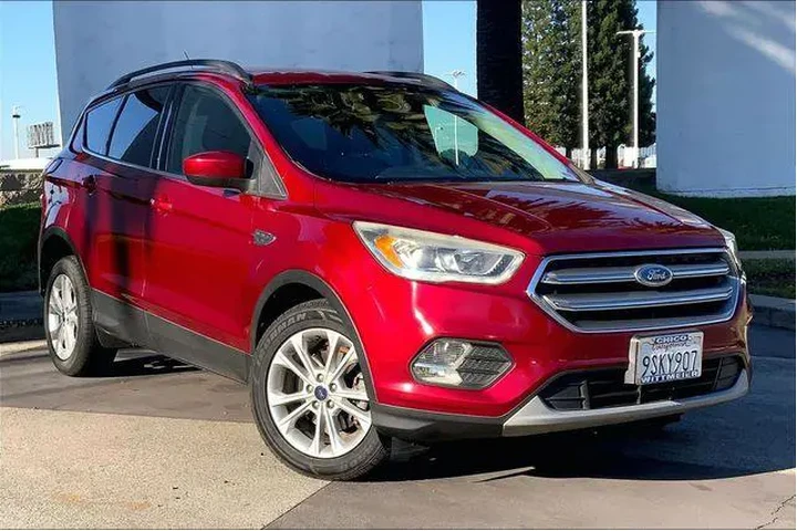 $8985 : Ford Escape 2017 SE 4dr SUV image 2