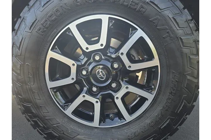 $36995 : Toyota Tundra 2017 4x4 SR5 4 image 6