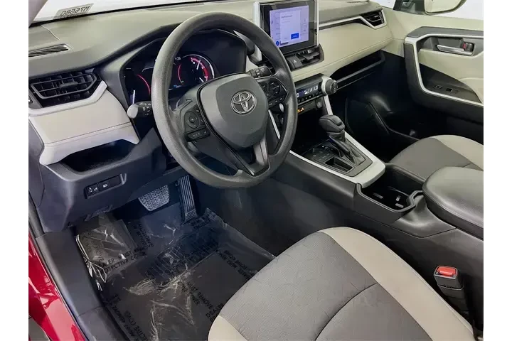 $24900 : Toyota RAV4 2023 XLE 4dr SUV image 9