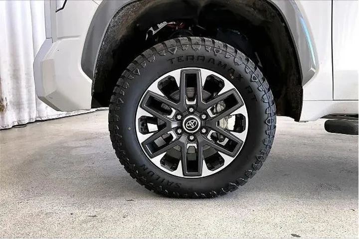 $38281 : Toyota Tundra 2022 4x4 Limit image 5