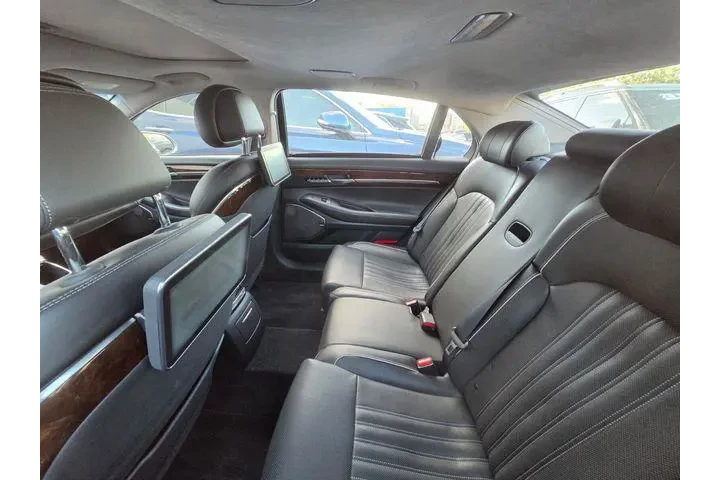 $29991 : Genesis G90 2018 5.0 Ultimat image 8